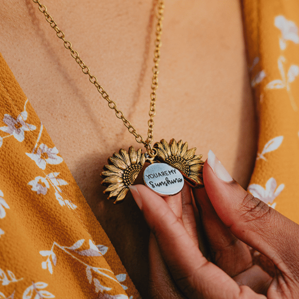 🔥Sunflower Necklace（Double-sided engraving）